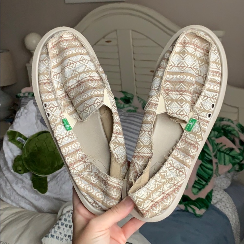 Sanuks